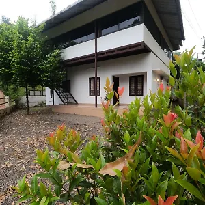  Holiday home 3 Bedroom Eucalyptus India